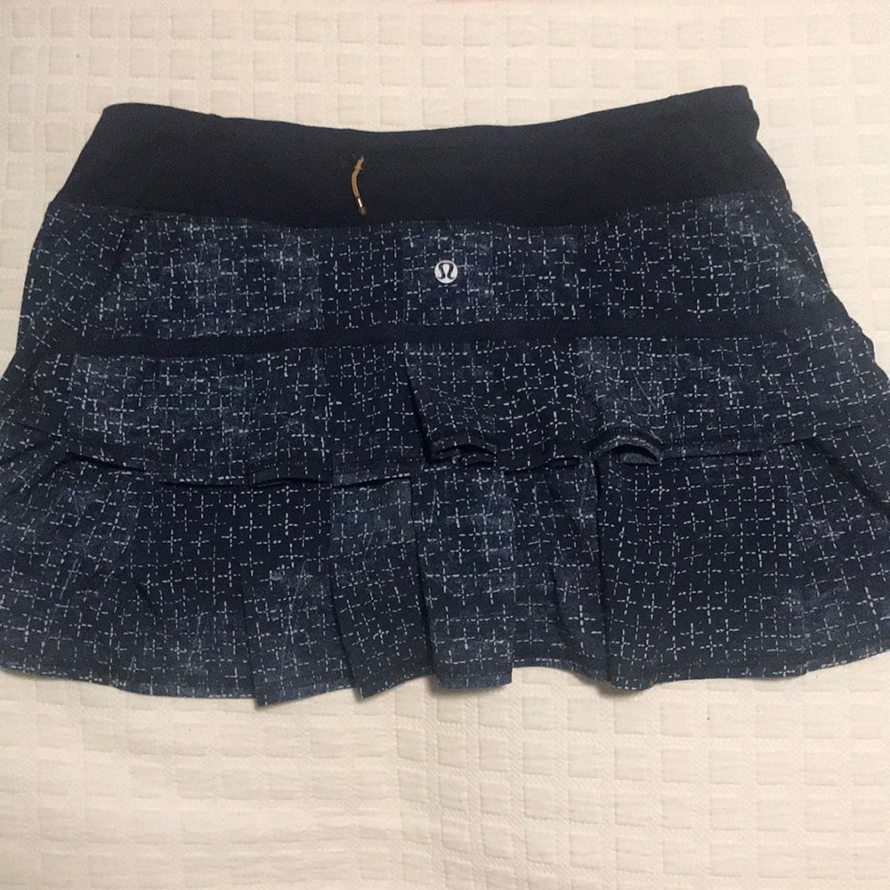 Lululemon skort size 8